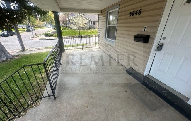 5646 Lydia Ave, Kansas City, MO 64110  Downstairs Unit/2 Bedroom/1 full bathroom + bonus room /Rent $999/Deposit $999