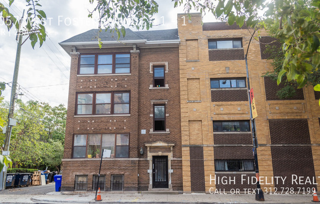 1057 W FOSTER AVE