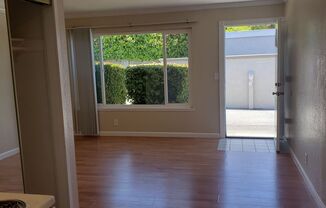 Studio, 1 bath, 330 sqft, $1,995