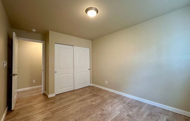 2 beds, 1 bath, 850 sqft, $1,795, Unit 27