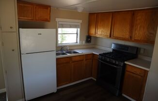 2 beds, 1.5 baths, $750