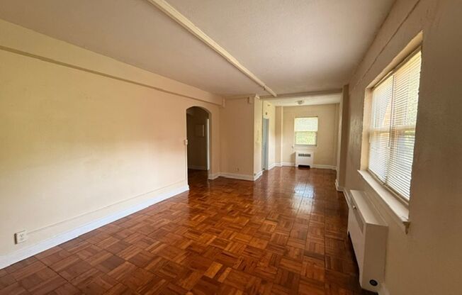 1 bed, 1 bath, 623 sqft, $900, Unit B72