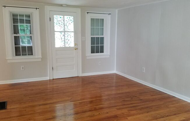 2 beds, 1.5 baths, $1,700, Unit 414 Fourth Street