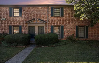 3121 COLONIAL WAY