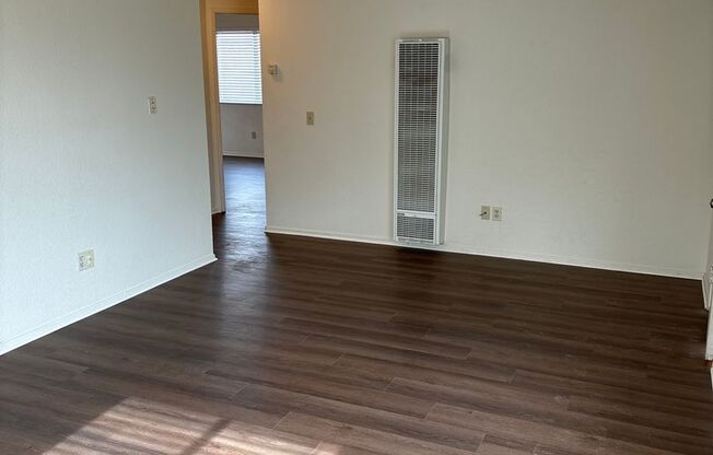 2 beds, 1 bath, $1,250