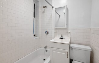 715 E 5 ST