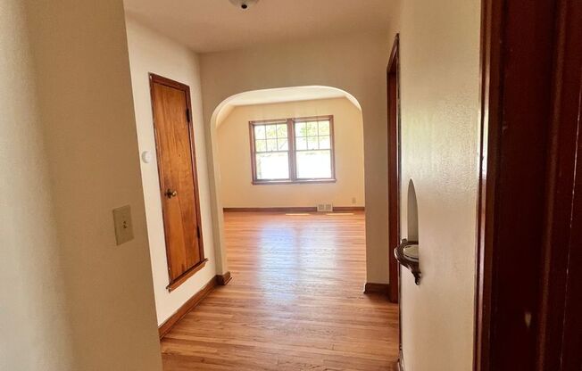 5864-5864A N. 42nd St.