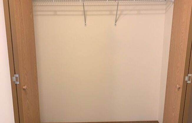 Studio, 1 bath, 484 sqft, $1,300, Unit 63-303