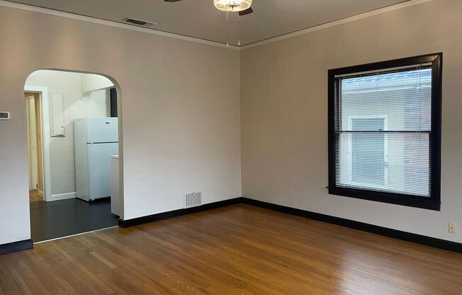 1 bed, 1 bath, $1,595, Unit 7