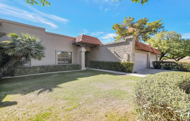 Introducing a charming 3-bedroom, 2-bathroom house located in the desirable Scottsdale, AZ area.