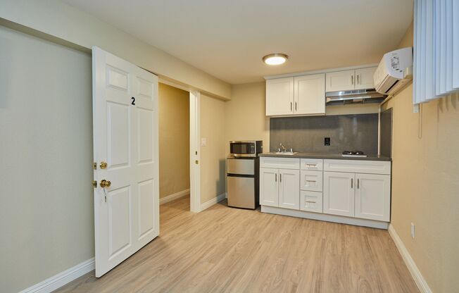 Studio, 1 bath, 215 sqft, $1,395