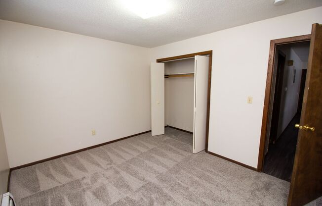 2 beds, 1 bath, $850