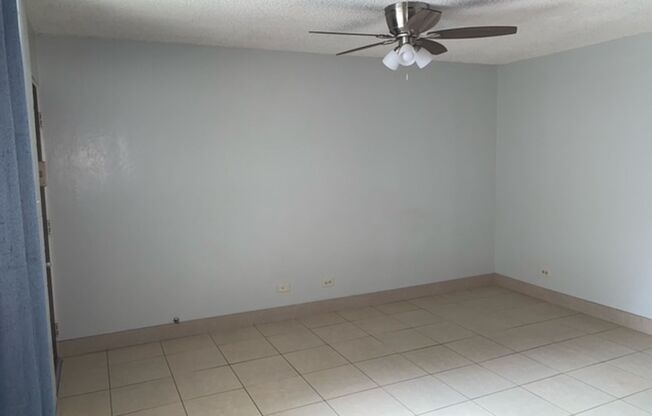 Recently Renovated 2 Bedroom, 1 bath unit w/1 parking - Available Now