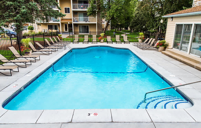 The Pines of Burnsville - Outdoor Pool