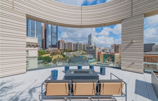 1 bed, 1 bath, 711 sqft, $2,800, Unit 1414