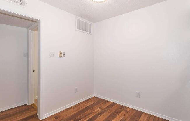 2 beds, 2 baths, 967 sqft, $1,399