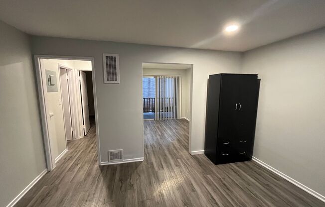 2 beds, 1 bath, 750 sqft, $2,098, Unit 209