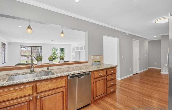 Lovely Family Home with Large Backyard