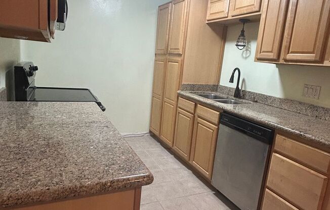 2 beds, 2 baths, $2,500, Unit Building #304