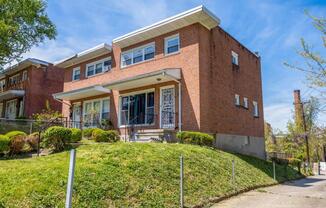 3 beds, 2 baths, 1,240 sqft, $1,850