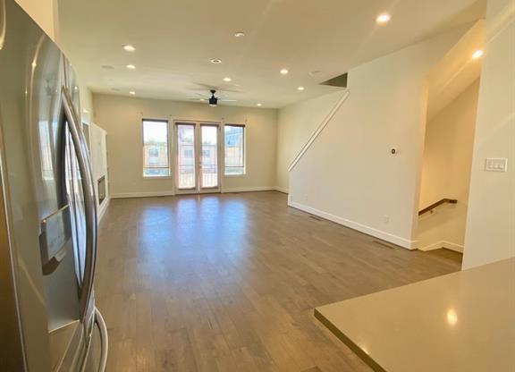 2614 BASTROP ST