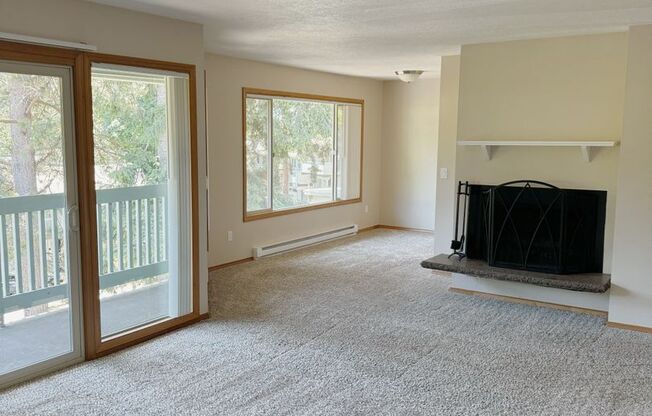 1 bed, 1 bath, 718 sqft, $1,265, Unit 14