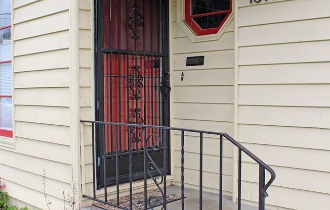 Woodlawn Wonder!  Fab Mid-Century Ranch close to NE Dekum Shopping, Dining