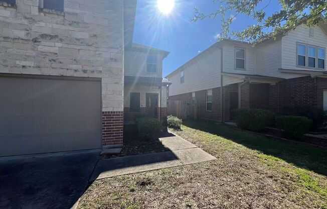 Spacious 4-Bedroom Family Home with Open Floor Plan in 77047