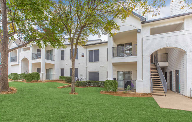 exterior view at the regency woods apartments in pascagoula, ms