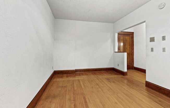 Studio, 1 bath, 339 sqft, $700, Unit 104