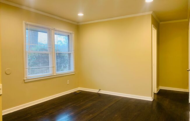 Beautiful home in Dekalb, minutes away from I-20 and I-285! Must see!