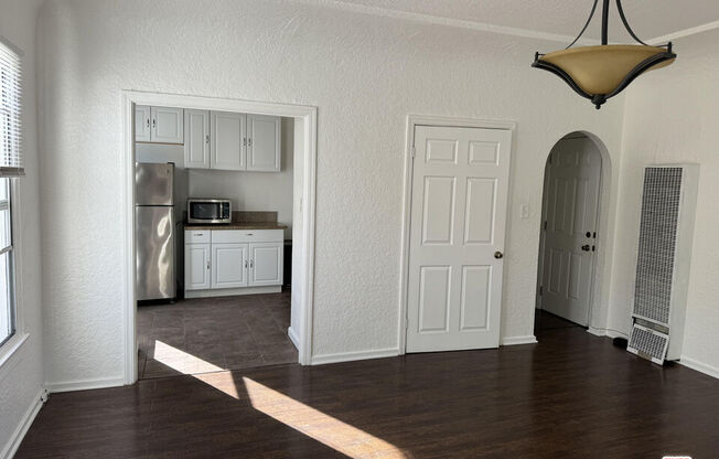 1 bed, 1 bath, 6,808 sqft, $1,875, Unit 6