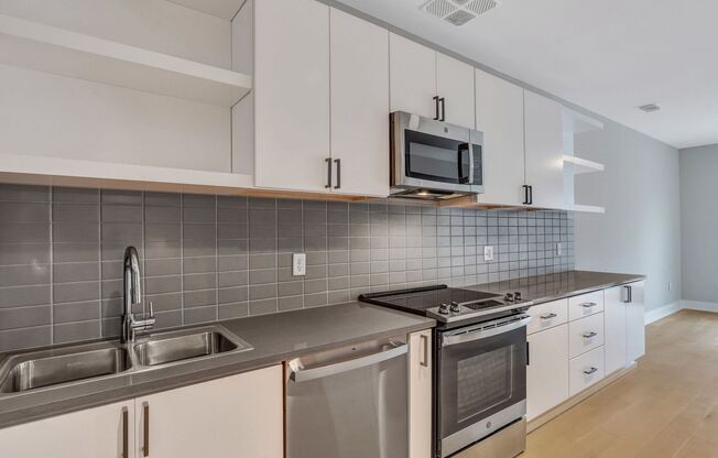 1 bed, 1 bath, 668 sqft, $1,790, Unit #212