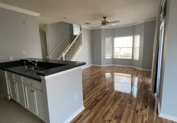 2550 GRAND CENTRAL PKWY