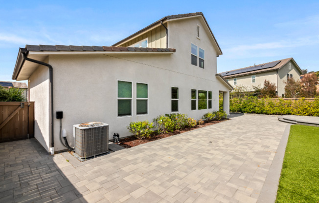 2754 OVERLOOK PT DR