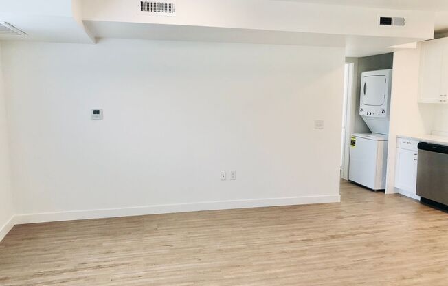 1 bed, 1 bath, 621 sqft, $1,375, Unit 12