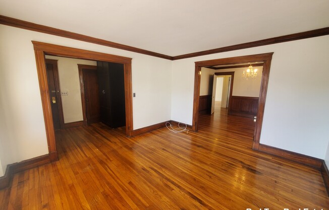 1575 Centre St.