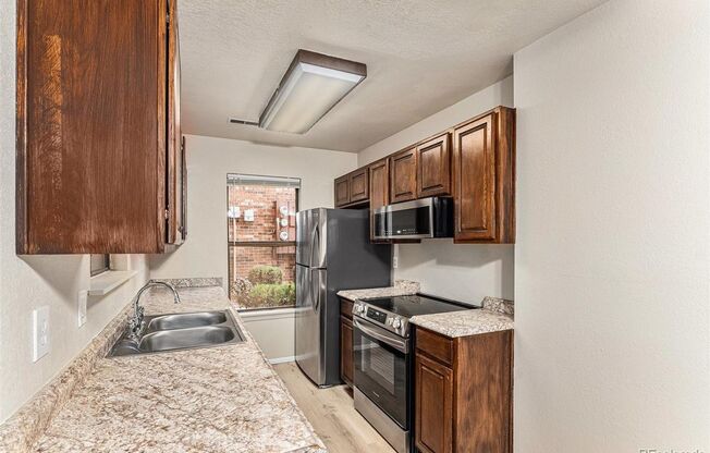 Great location off Iliff and Buckley Fully remodeled 1 bed, 1 Bath, 650 SF with pool, washer/dryer