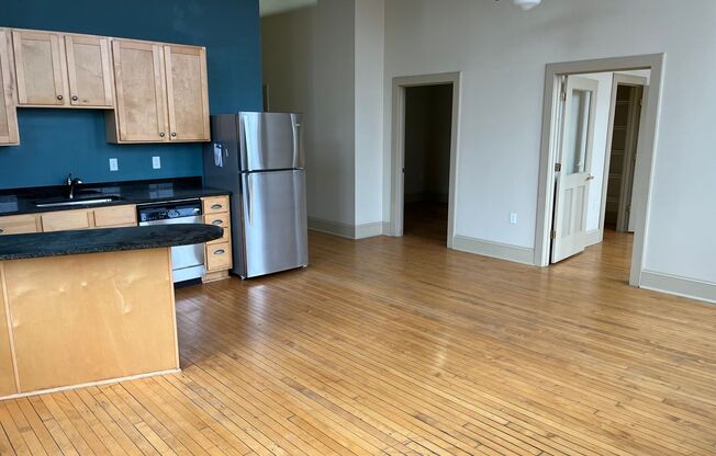 3 beds, 1 bath, 1,185 sqft, $1,952, Unit 307