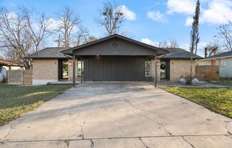 1813 MAGNOLIA DR