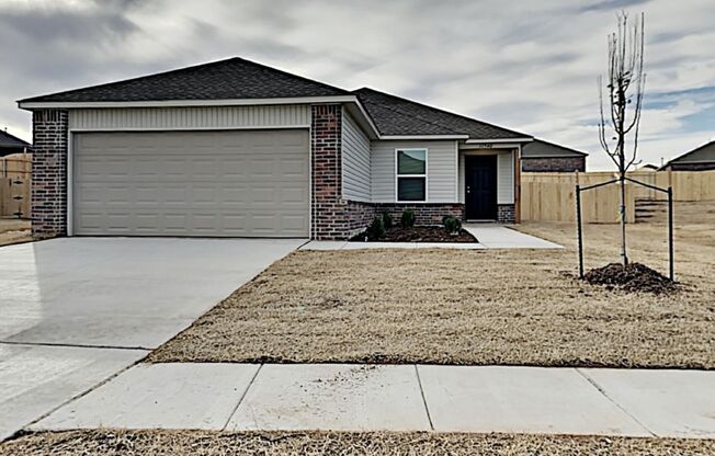 Very Nice 3 Bedroom 2 Bath Home in Yukon Schools