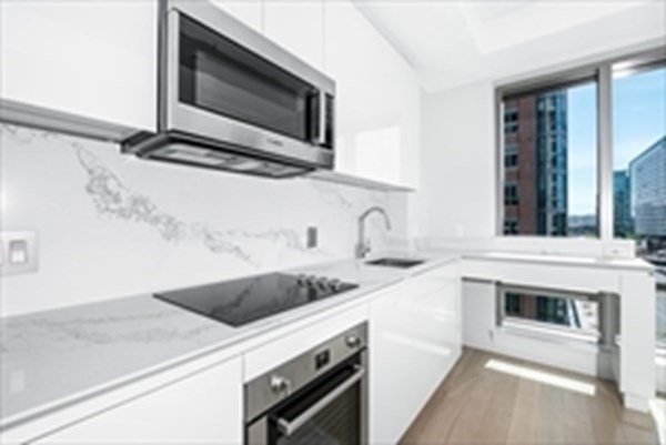 Studio, 1 bath, 520 sqft, $3,950, Unit 718
