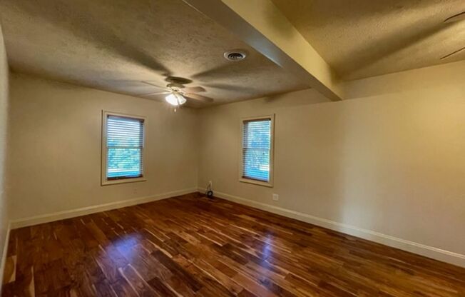 2 beds, 1 bath, $1,500