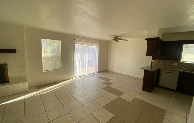 3 beds, 2.5 baths, $1,450