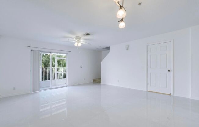 Renovated 3/2.5/1 Townhome in Martin's Crossing in Stuart!