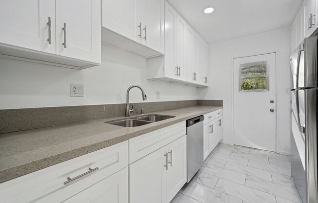 911 Havenhurst Drive (#840)