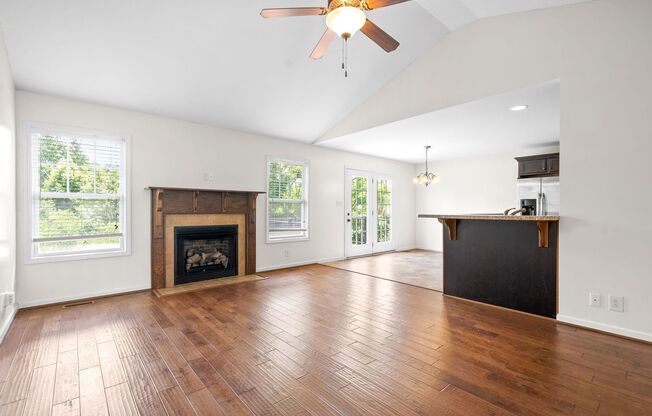 3 Bedroom 2 Bath Pet Friendly Home For Rent Near Post!