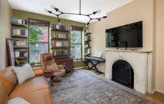 419 W 48 ST