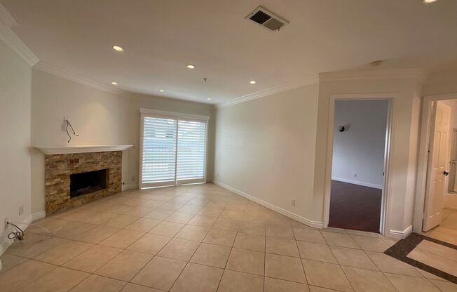 3 Blocks To Downtown! Upper: 3 Bedroom 3 Bath,