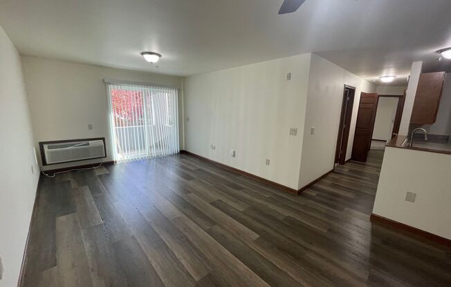 2 beds, 2 baths, 1,040 sqft, $1,595, Unit 3148-205